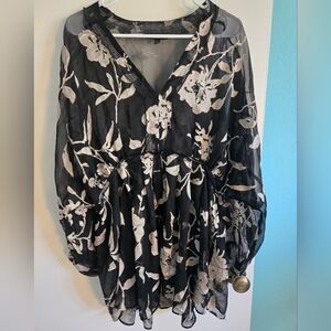 Lane Bryant Black & Cream Floral V-Neck Sheer Tunic Size 14/16
